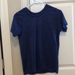 Lululemon Blue Swiftly Crew Beck tee size 6!